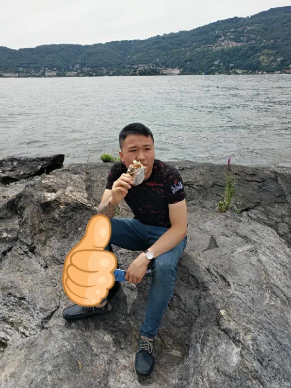 绚烂背后的平淡的第一张照片--福建中老年相亲网